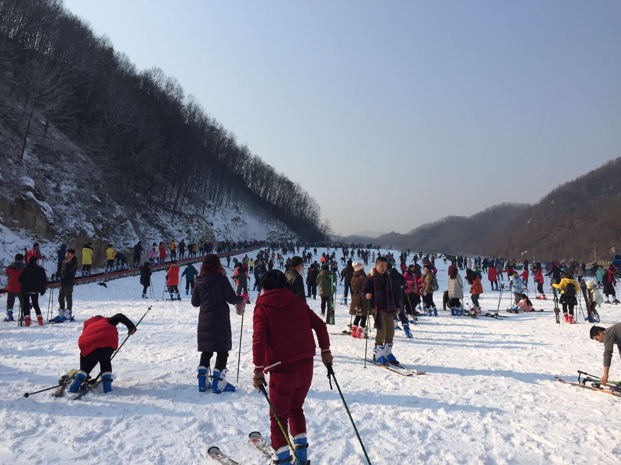 河南平頂山大峽谷滑雪場游樂場成功開幕，河北迪特加油助威